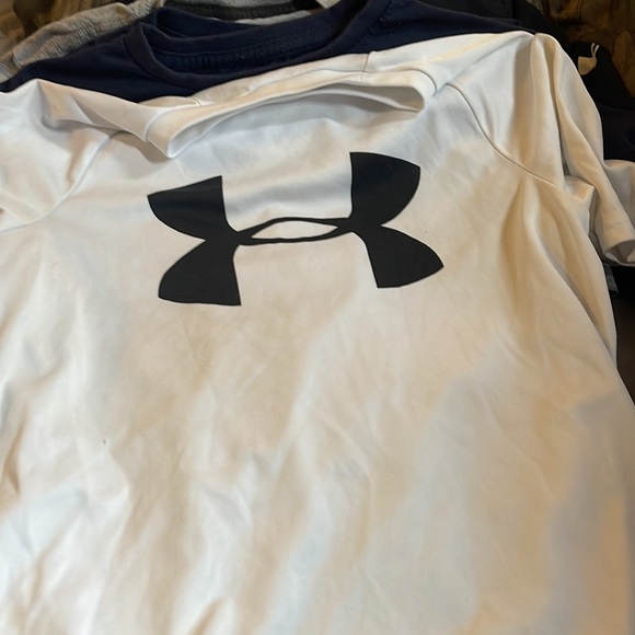 Youth large shirts 30 for all or 5 dollars a piece - Picture 6 of 8